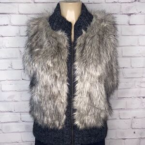 Loft faux fur zip up vest size M/L
